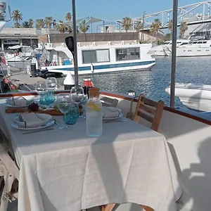 Yacht Y Fiestas Bateau-hôtel Sant Adrià de Besòs